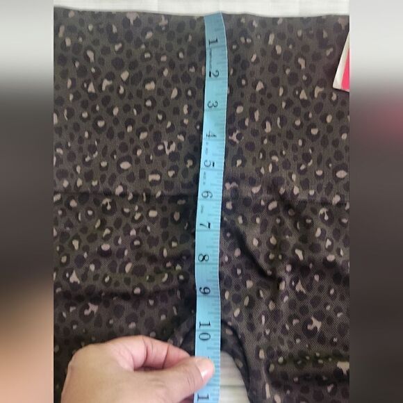 NWT Spanx Look At Me Now Leggings Olive Leopard Size XL - Picture 8 of 12
